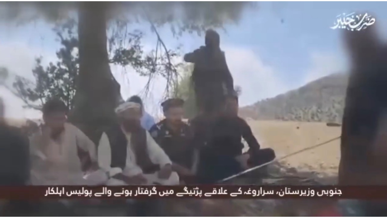 Militants released video of abducted police officers  image